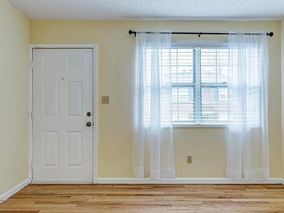2nd image of 1627 E Swan Cir