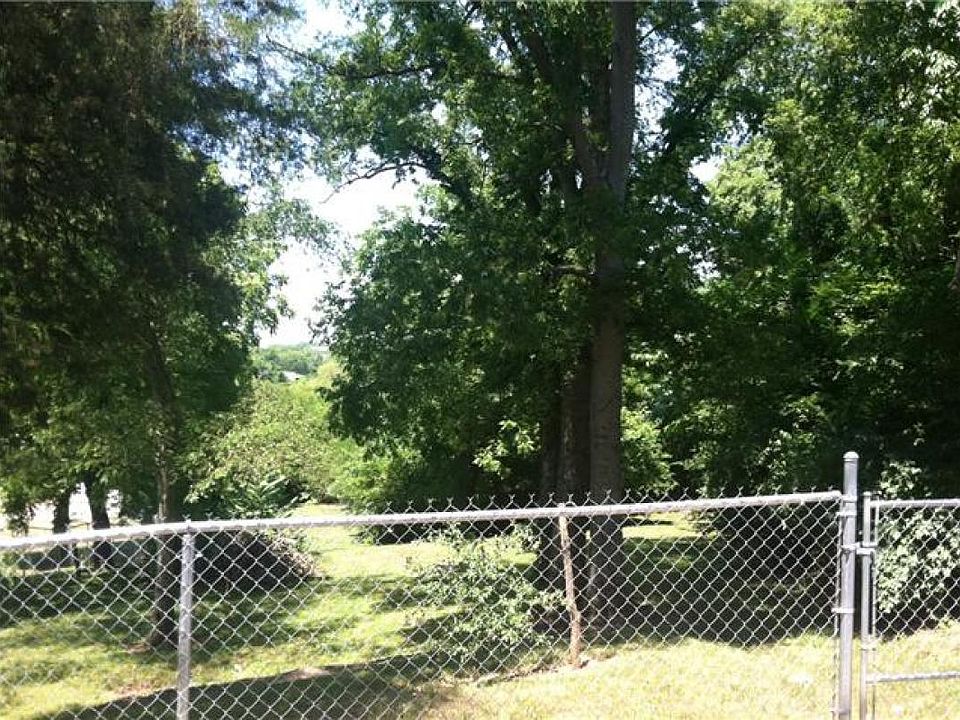 2nd image of 103 Grizzard Ave