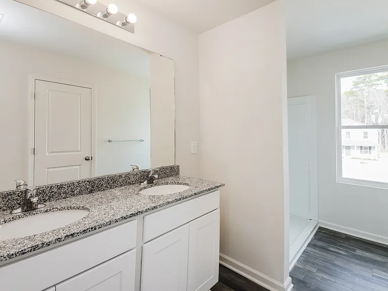 307 Kyles Dr — Photo 10