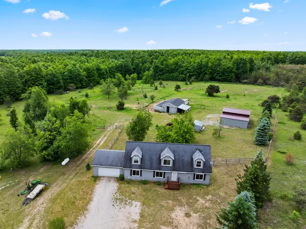 3727 Brandie Ln, Frederic, MI 49733