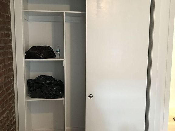 4th image of 943 Sheridan Ave APT 2