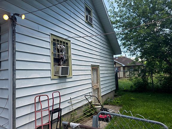 4th image of 4134 Fulton St