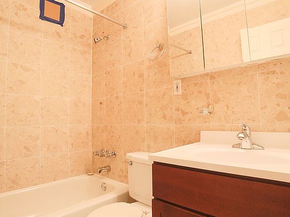 4th image of 304 W 92nd St APT 3E