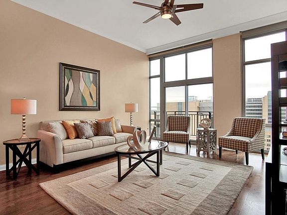 2nd image of 4909 Laclede Ave APT 1902