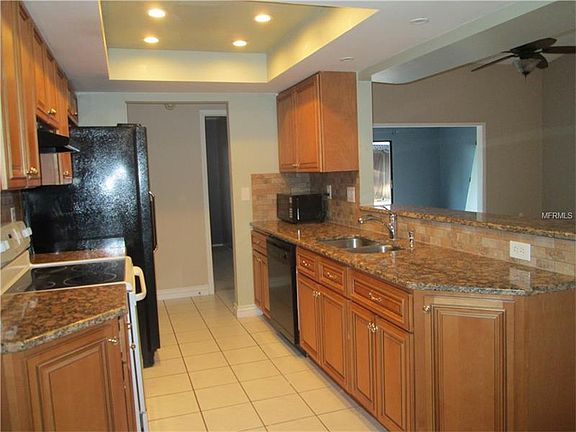 4th image of 1851 Arbor Dr S