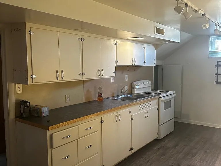 508 W Grant St #B — Photo 9