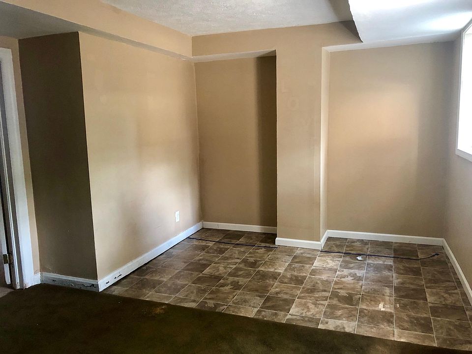 2nd image of 1510 SE Riverside Dr APT Aa