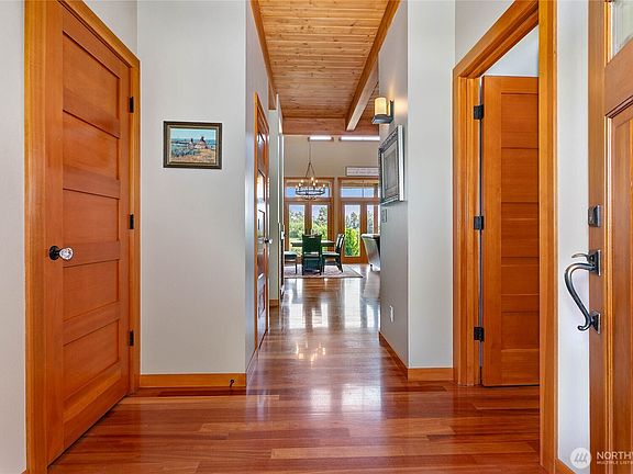 3rd image of 213 Rosemary Way