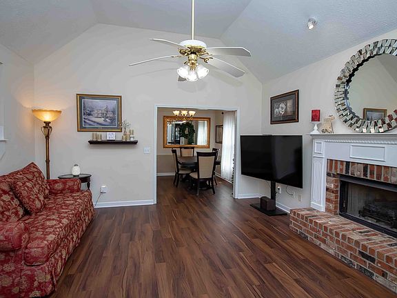 2nd image of 1822 Pennington Dr