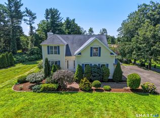 20 Ridgewood Court, Hamden, CT 06473