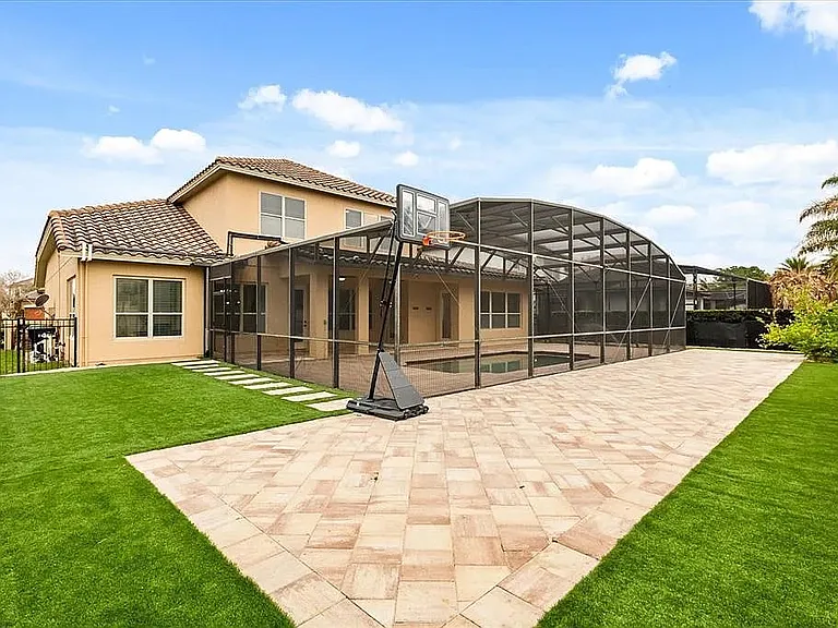 7231 Sangalla Dr — Photo 2