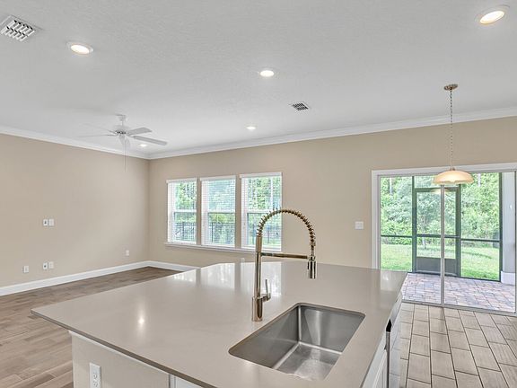 4th image of 130 Silver Creek Pl