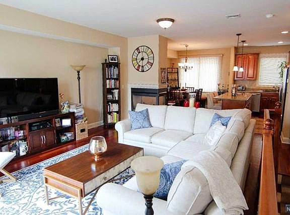 4th image of 630 Valley Brook Ave Unit 5