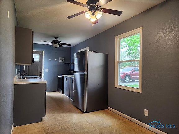 5th image of 725 S Hill Park Dr