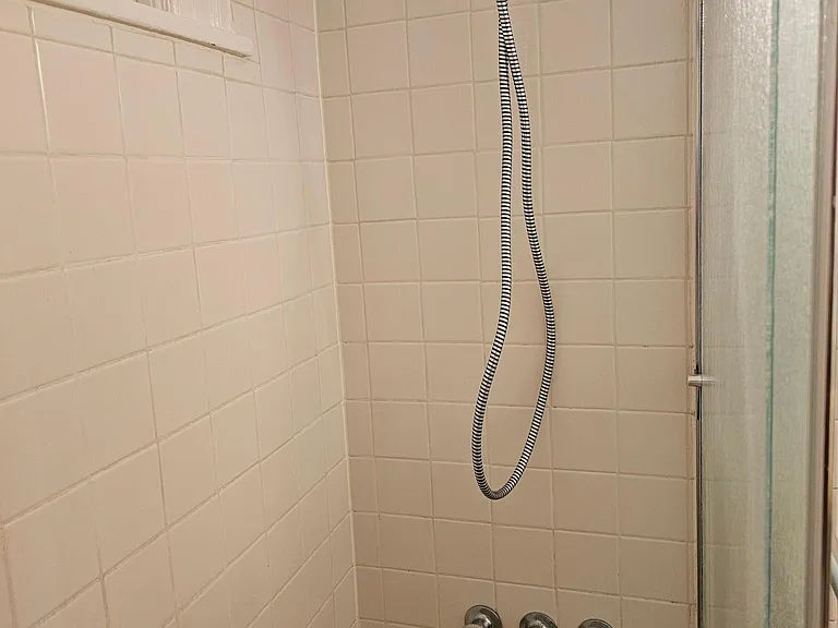307 NE Graham St — Photo 30