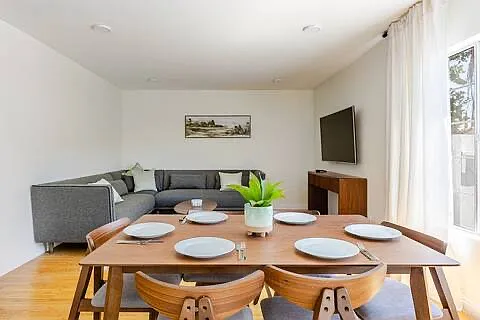 1929 S Corning St #1 — Photo 4