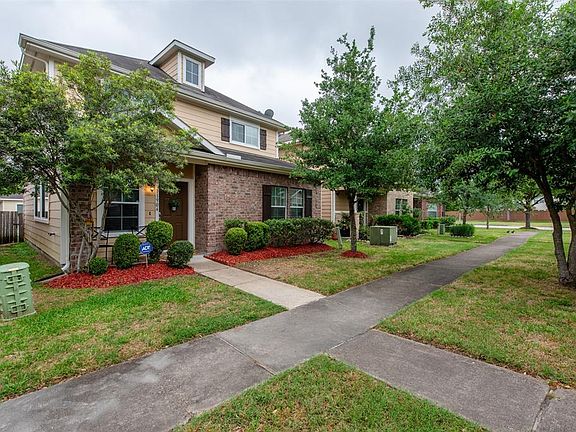 2nd image of 11904 Jelicoe Drive