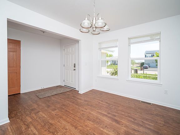 2nd image of 1581 Parkside Dr