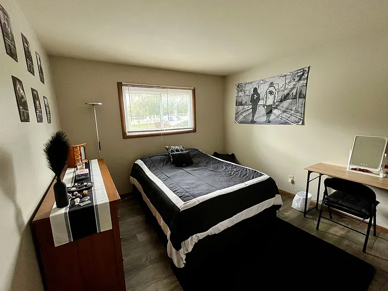N114W15556 Sylvan Cir — Photo 8
