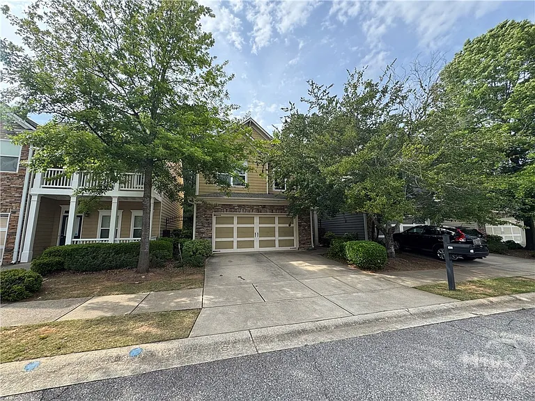 1455 Blackstone Way — Photo 2