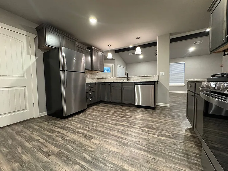 1707 SE K Pl — Photo 7