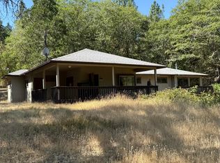 422 Sleepy Hollow Loop, Grants Pass, OR 97527