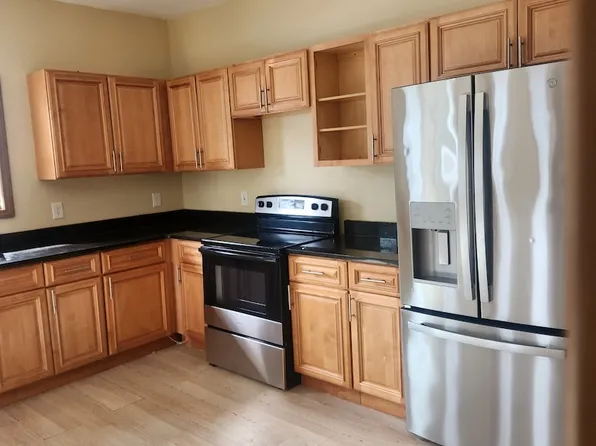 18 Cutler St #3, Worcester, MA 01604