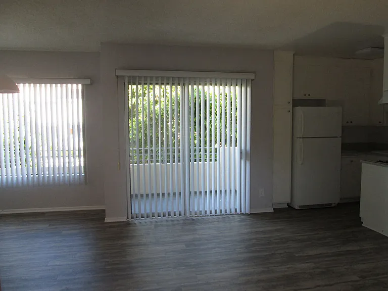 Lido Apartments - 1825 Butler Ave/1822 Colby Ave — Photo 12
