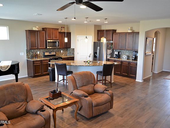 2nd image of 4221 N Presidio Dr