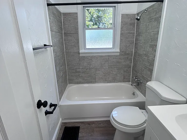 First floor tub/shower combo