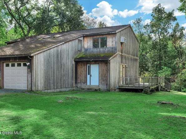 76 Vosburgh Road, Averill Park, NY 12018