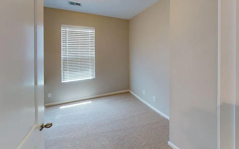 9073 Parlor Dr — Photo 16