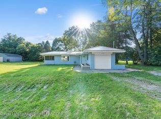 5202 Sharon Dr, Jackson, MI 49203