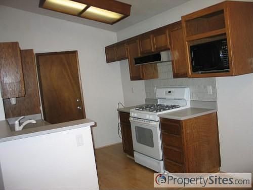 2nd image of 117 Pinewood Ct
