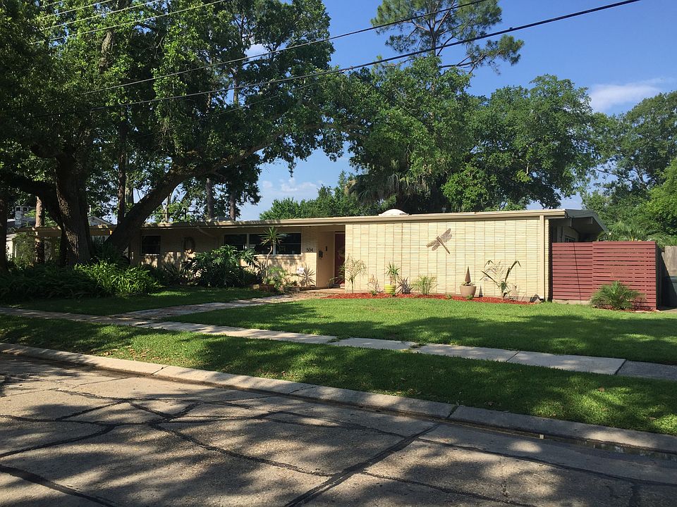 MidCentury on Marguerite