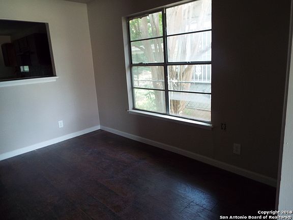 5th image of 318 Royston Ave
