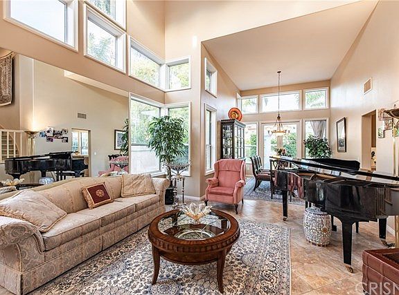 5th image of 154 Golden Glen Dr