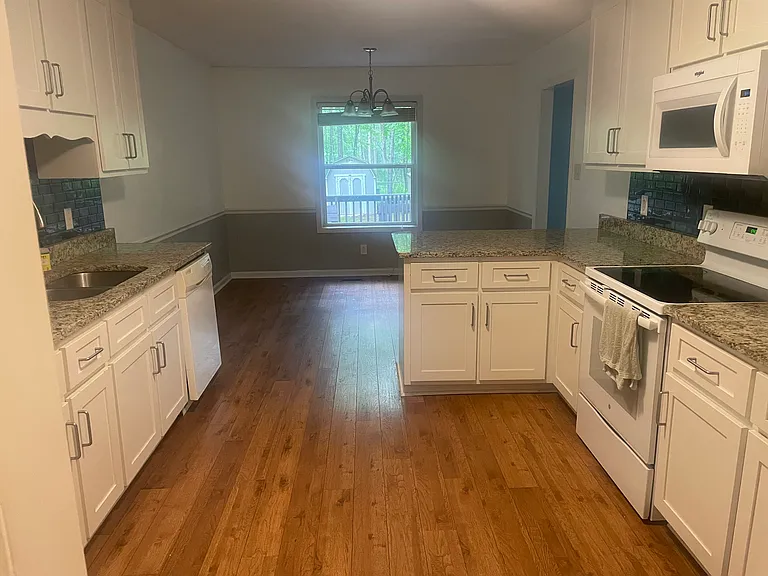 704 Wendy Way — Photo 4
