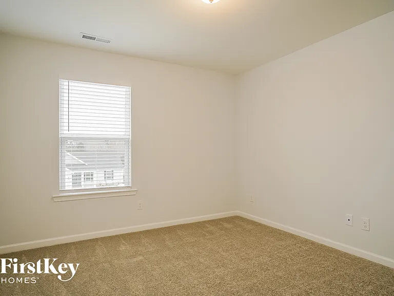 411 Windy Farm Dr — Photo 10