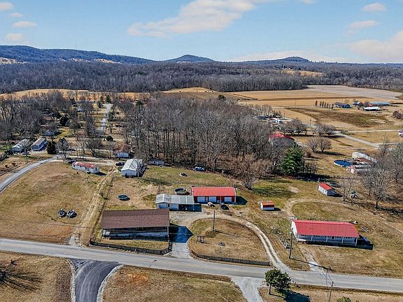 3rd image of 8528 Spring Creek Rd