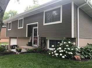 611 Conestoga Ave, Hickman, NE 68372