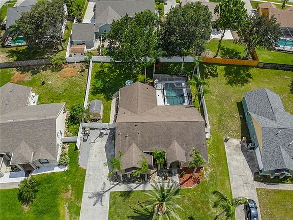 4th image of 14836 Spruce Pine Ln
