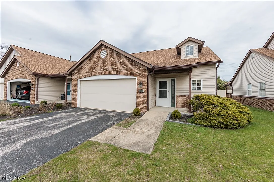 5779 Gateway Ln photo 1