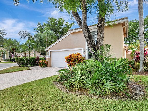 3rd image of 4786 Carlton Golf Drive
