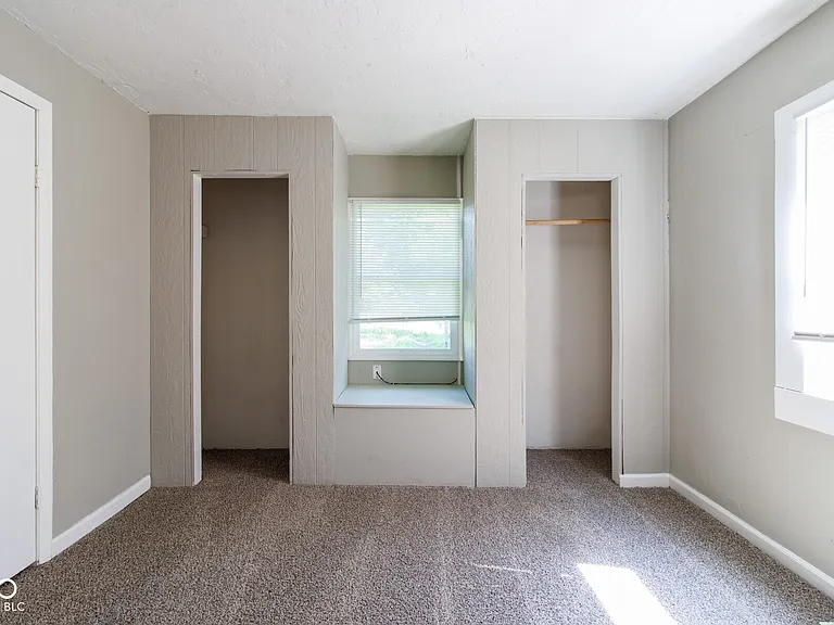 1212 W 5th St — Photo 11