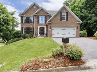 6100/6104 Castle View Ct, Roanoke, VA 24018