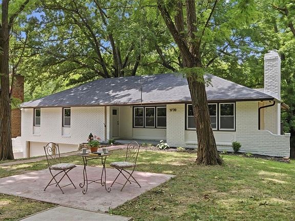 2nd image of 3720 Crescent Ave