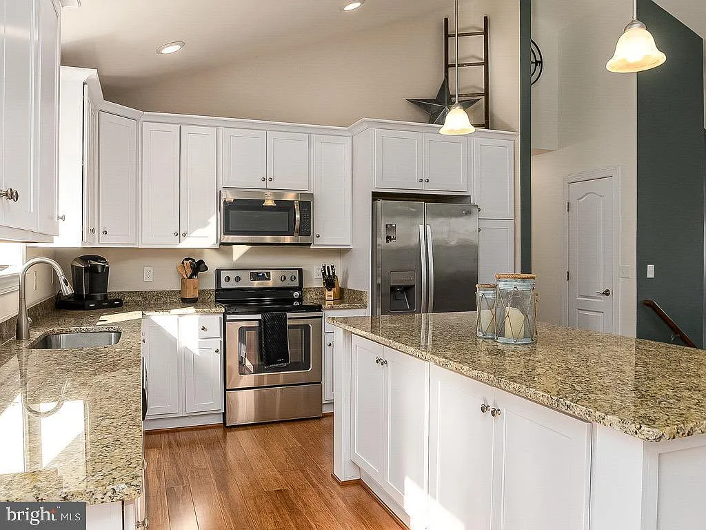 4 bed, 1535 sqft, $3,650 — Photo 4