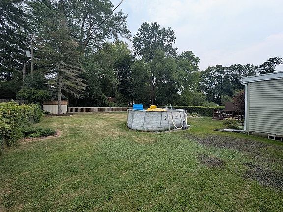 4th image of 1556 Wilson Ave