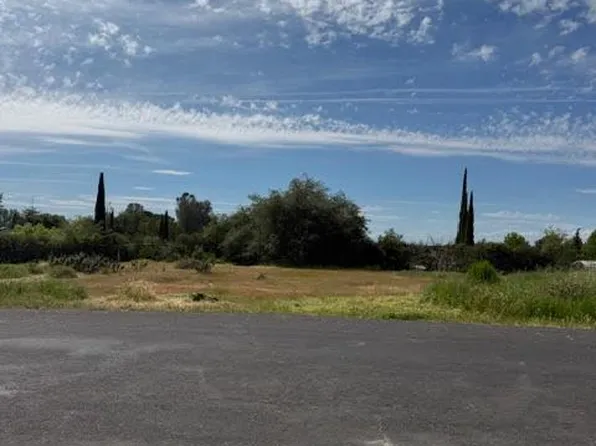 2694 La Crescenta Dr, Cameron Park, CA 95682